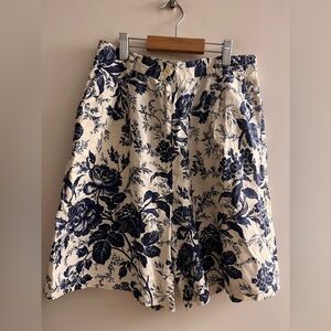 Lauren Ralph Lauren 100% Linen Blue Floral Print Shorts in Blue and White